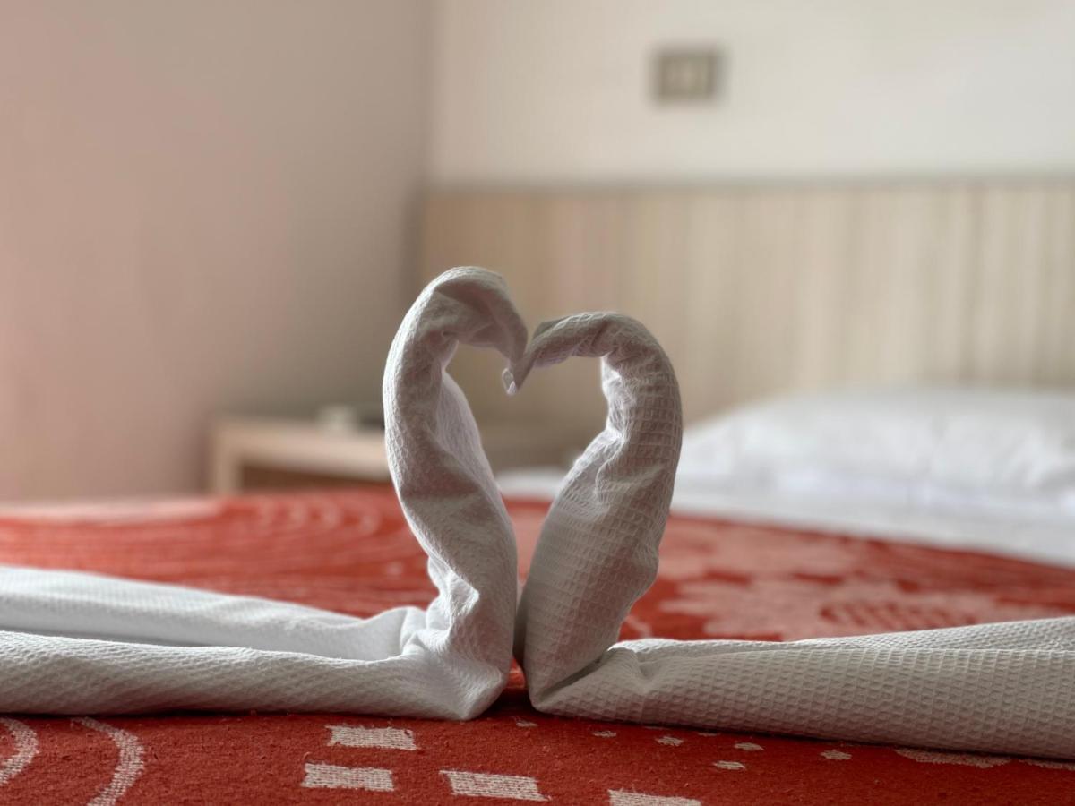 Hotel Orlov Ρίμινι Εξωτερικό φωτογραφία