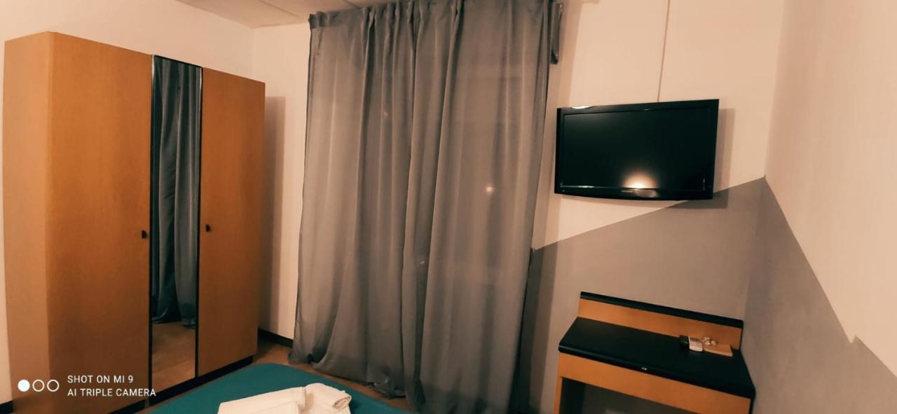 Hotel Orlov Ρίμινι Εξωτερικό φωτογραφία