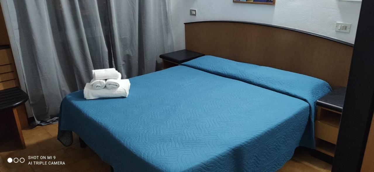 Hotel Orlov Ρίμινι Εξωτερικό φωτογραφία