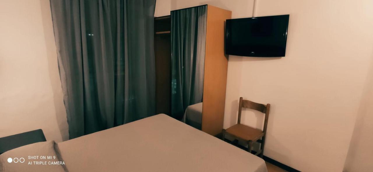 Hotel Orlov Ρίμινι Εξωτερικό φωτογραφία