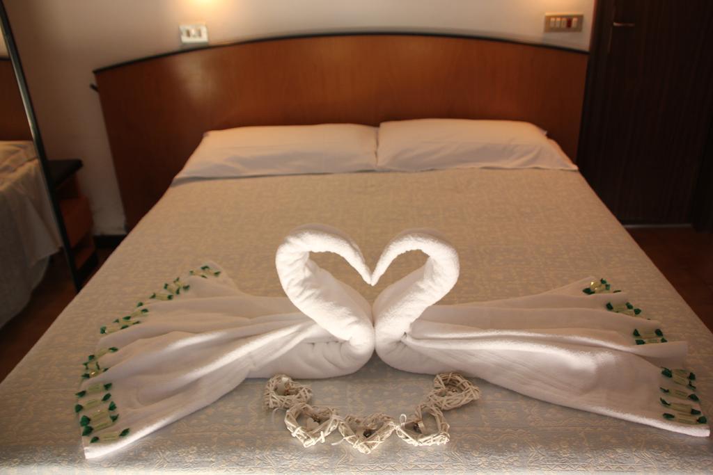 Hotel Orlov Ρίμινι Εξωτερικό φωτογραφία