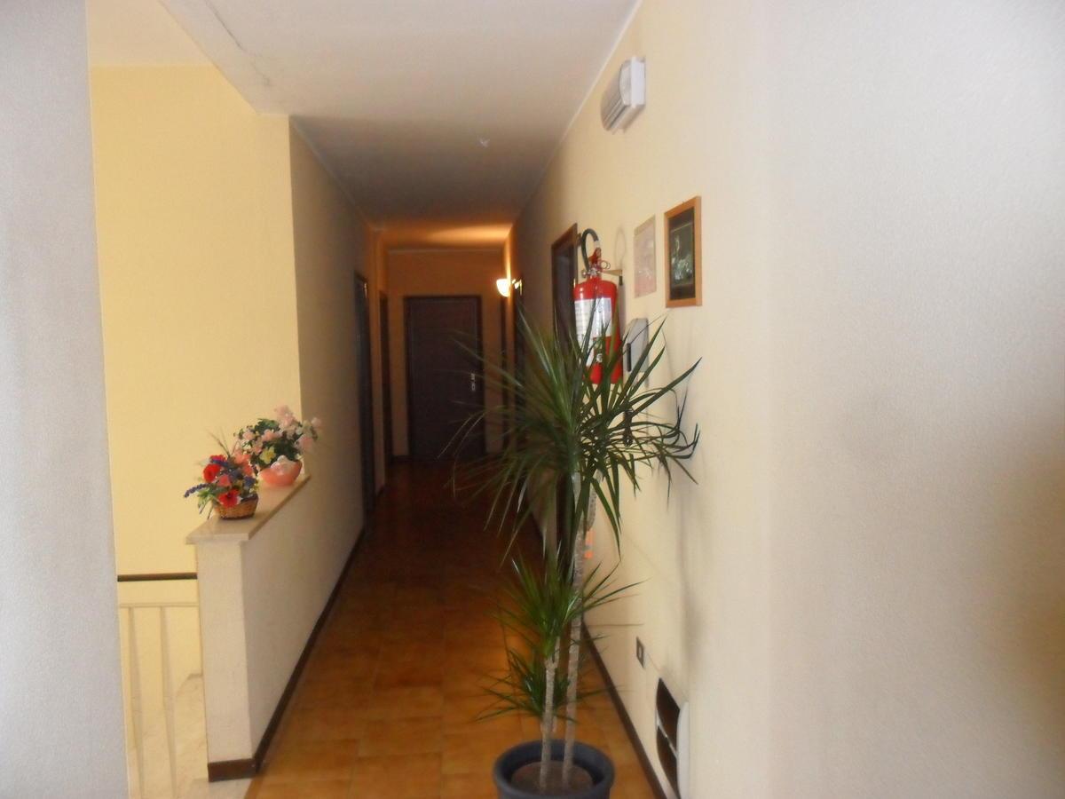 Hotel Orlov Ρίμινι Εξωτερικό φωτογραφία
