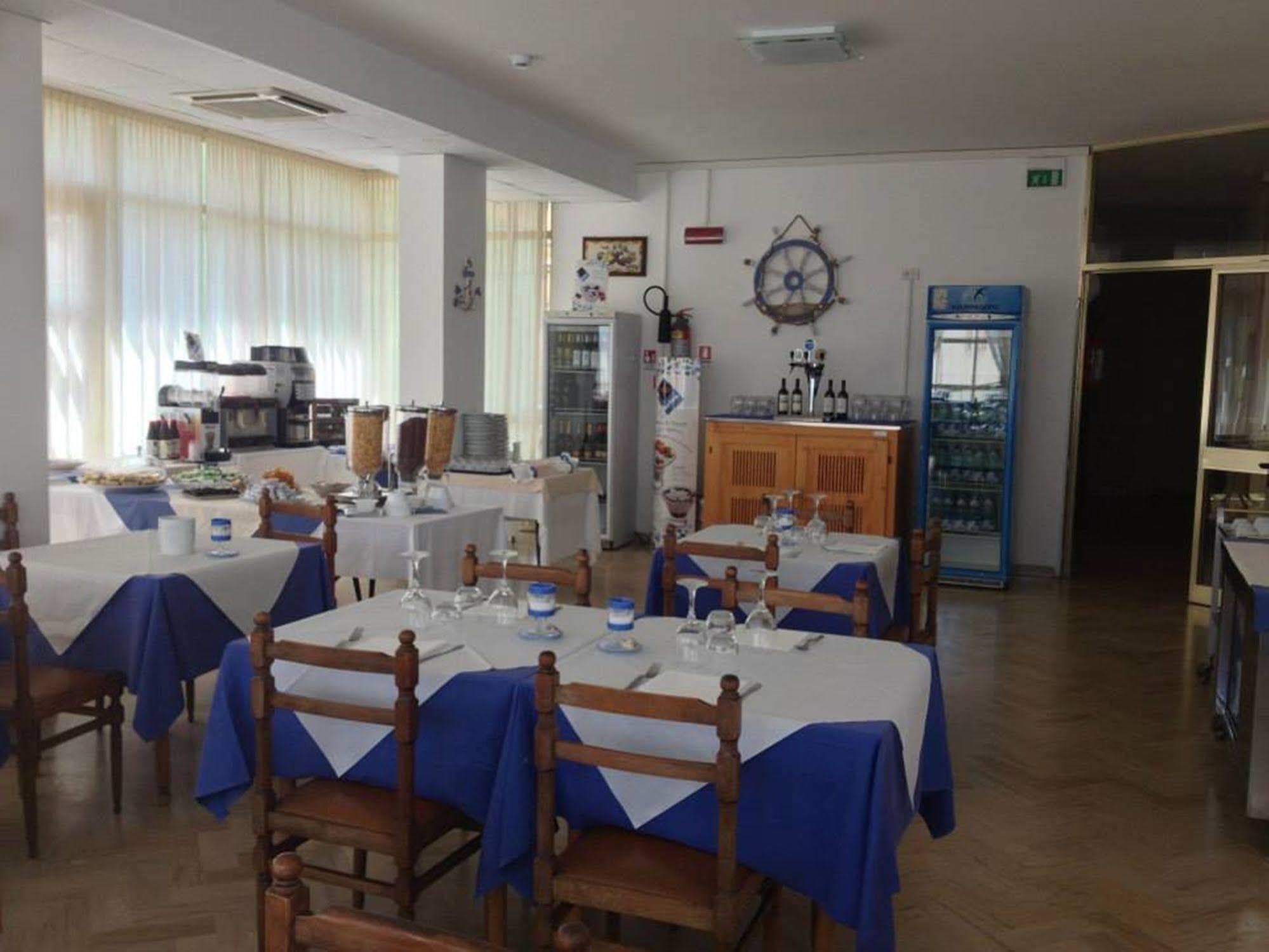 Hotel Orlov Ρίμινι Εξωτερικό φωτογραφία